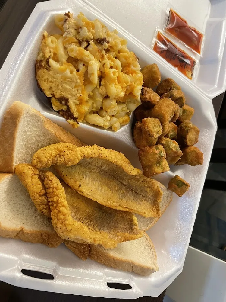 dd's Chicken Cheese Fries